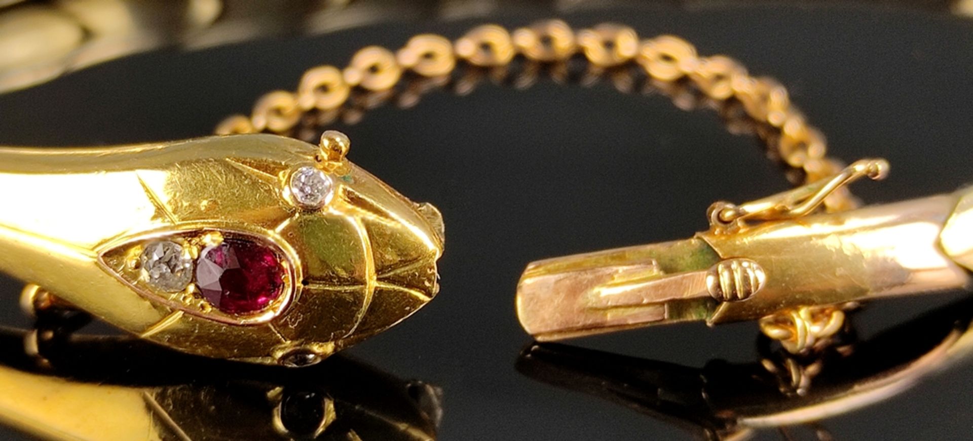 Antique snake bracelet, delicate elaborated head, in the center faceted ruby (diameter ca. 3,5mm), - Image 3 of 3