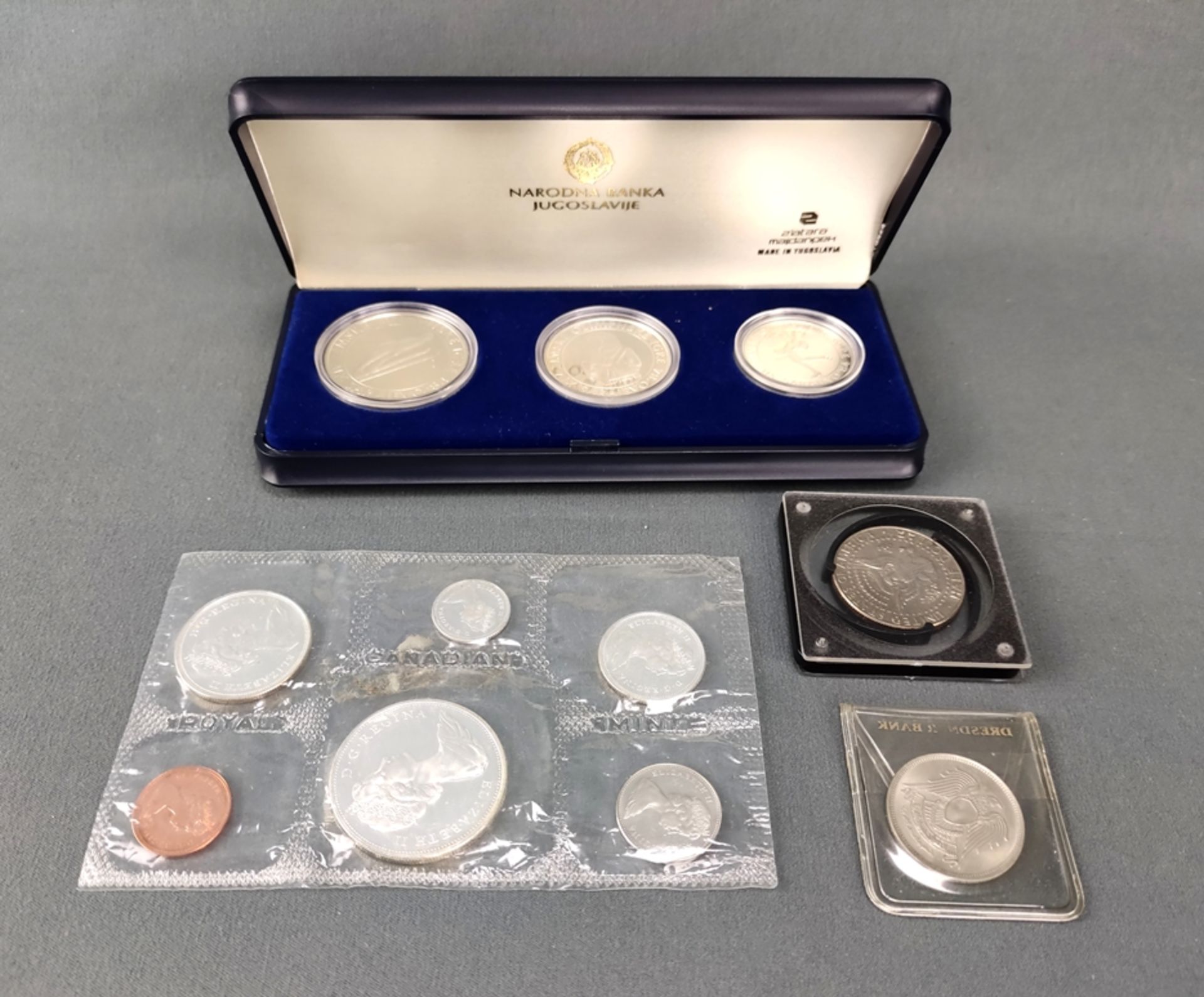 Konvolut Münzen alle Welt, bestehend unter anderem aus KMS Kanada/Canada 1965, Jugoslawien - 100, 2 - Bild 3 aus 4
