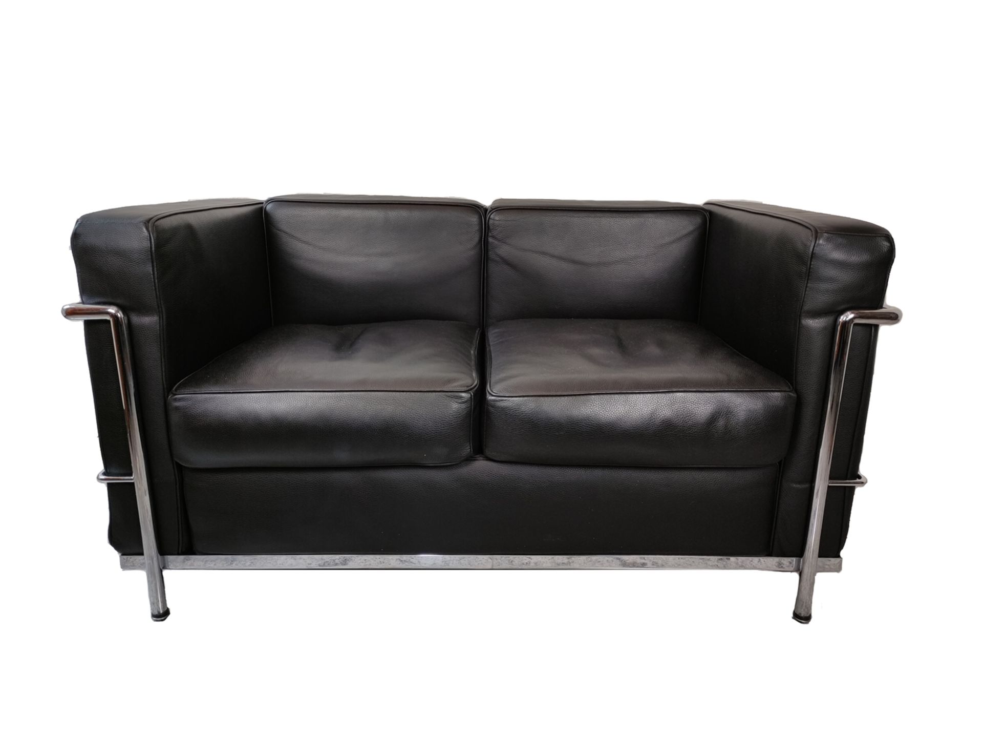 Design two-seater, sofa, after Le Corbusier, chrome frame, black leather cushions, 55x130x70cm, in 