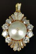 Brillant-Perlen-Anhänger mit 9 Brillanten und 13 Diamanten, ca. 2,5-3ct, W-VVS-VS, 750/18K Gelbgold