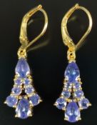 Pair of earrings, tanzanite set in 750/18K yellow gold, length 3cm, weight 3.8g