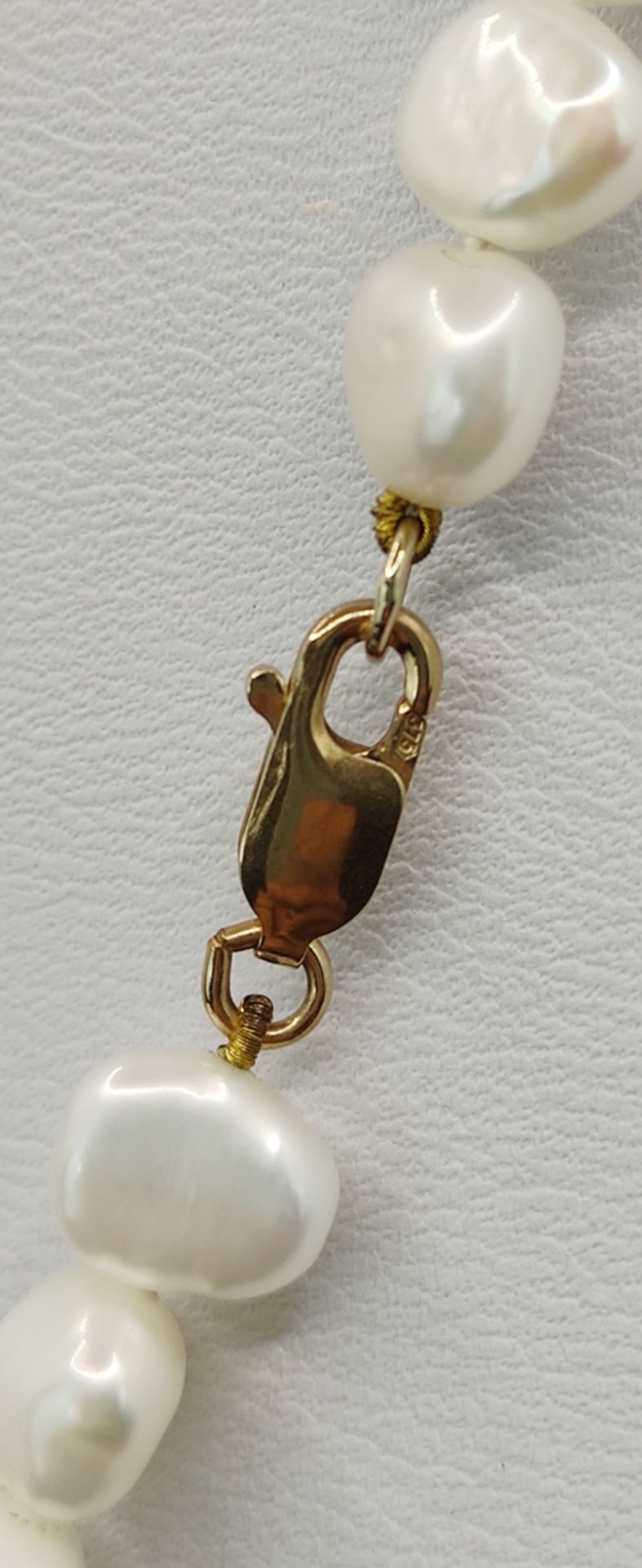 Perlen-Lapislazuli-Kette, Karabinerverschluss 375/9K Gelbgold, Länge 44cm - Bild 3 aus 3