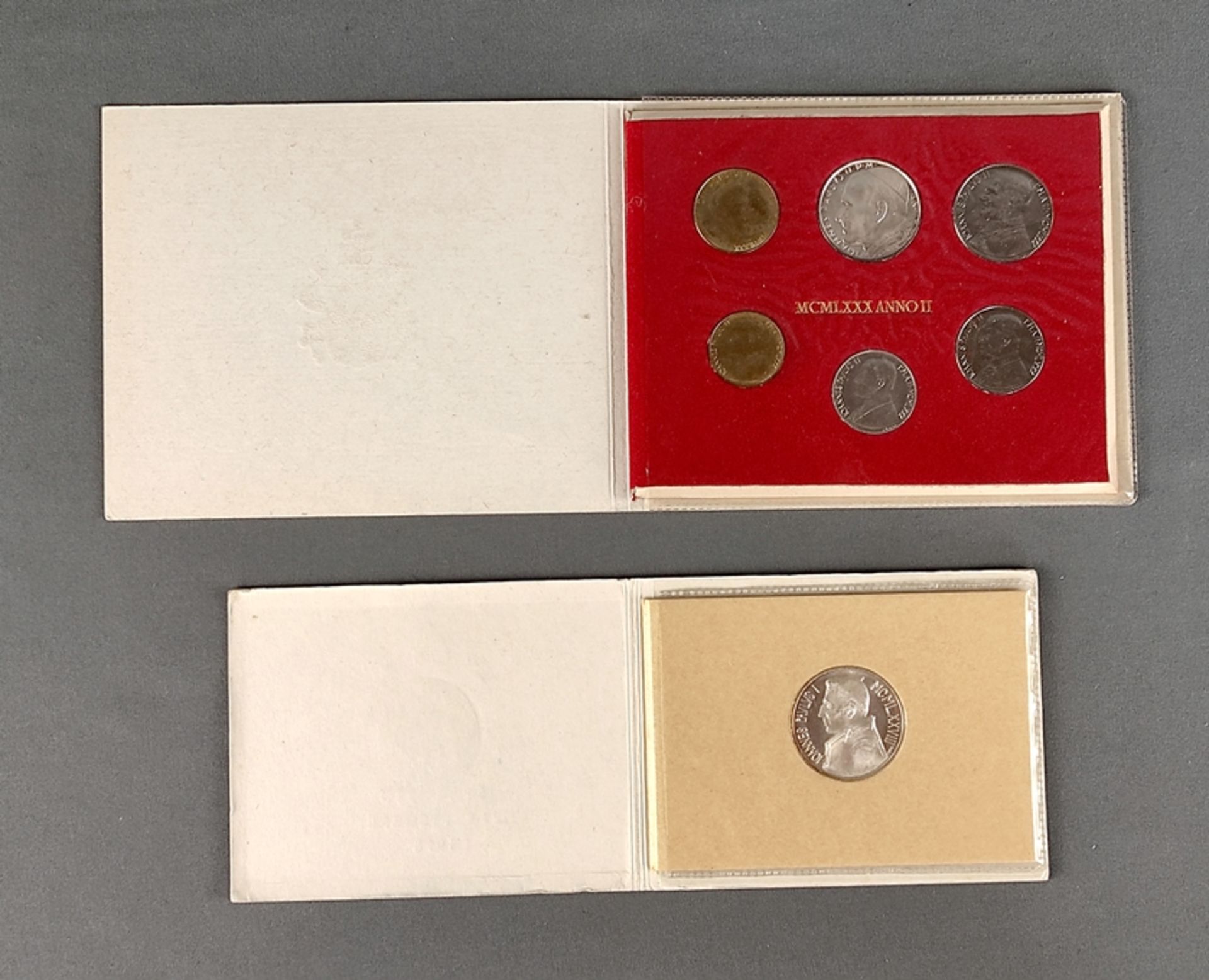 Konvolut Vatikan, Vatikan 1000 Lire Silber Johannes Paul I. KMS 1978, und Johannes Paul II. KMS 198 - Bild 2 aus 3