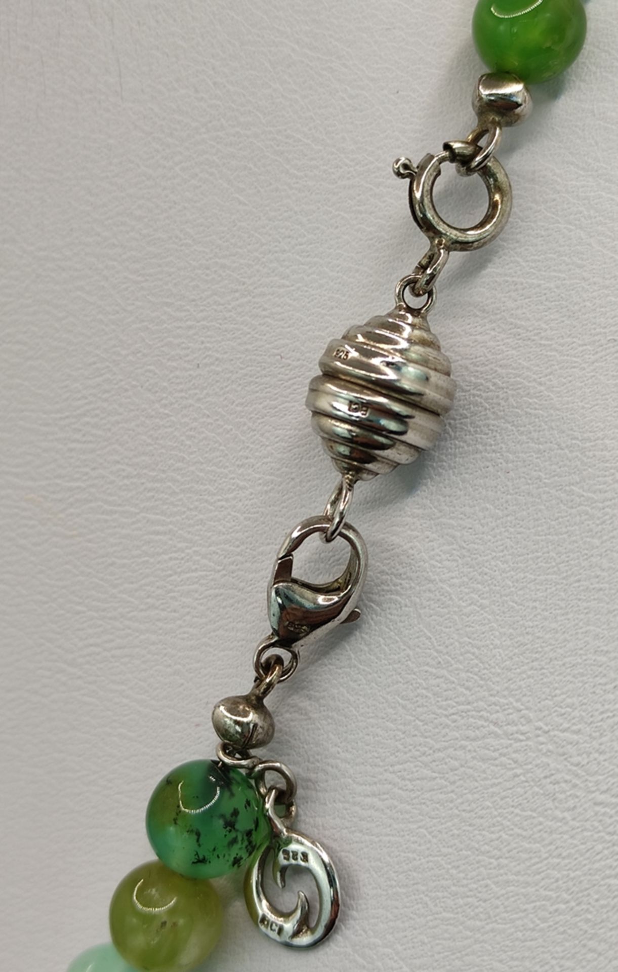 Chrysoprase necklace, beads with diameter of about 7,2mm, lobster clasp silver 935, inserted magnet - Image 3 of 3