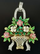 Jugendstil-Brosche als Blumenkorb mit Emaille-Blüten, fein ausgearbeitet und besetzt mit kleinen Br