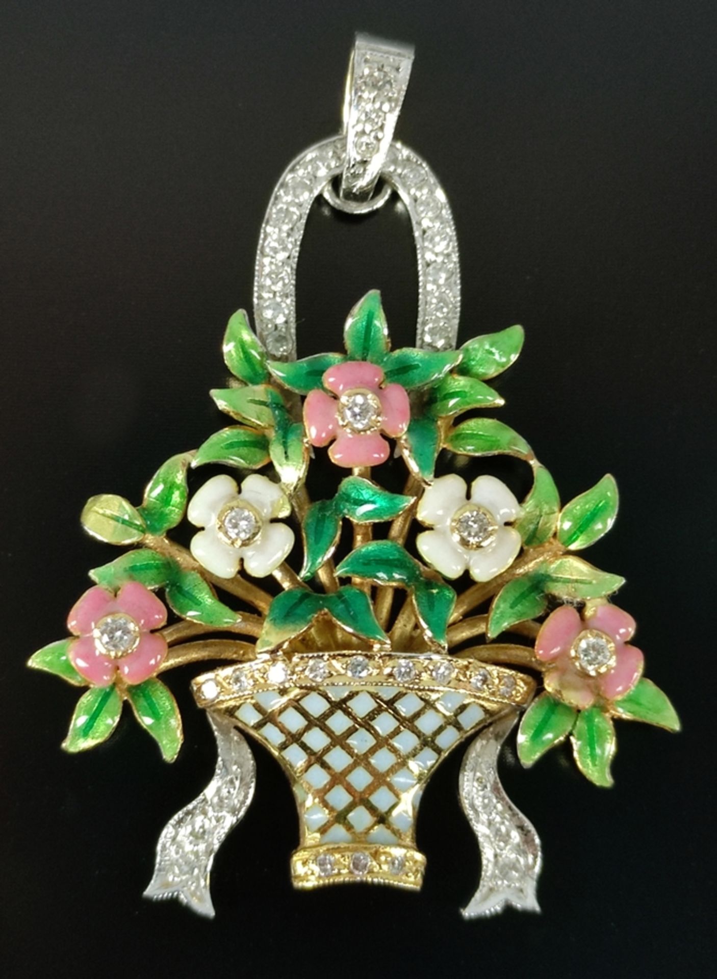 Jugendstil-Brosche als Blumenkorb mit Emaille-Blüten, fein ausgearbeitet und besetzt mit kleinen Br
