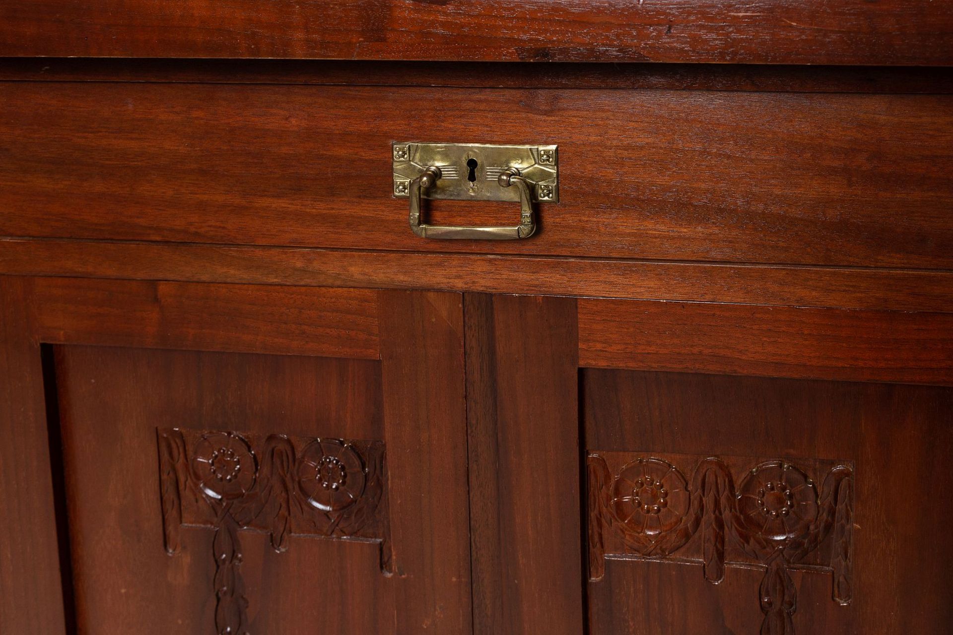 Art Nouveau countertop crockery cabinet, early 19th century. - Image 4 of 4