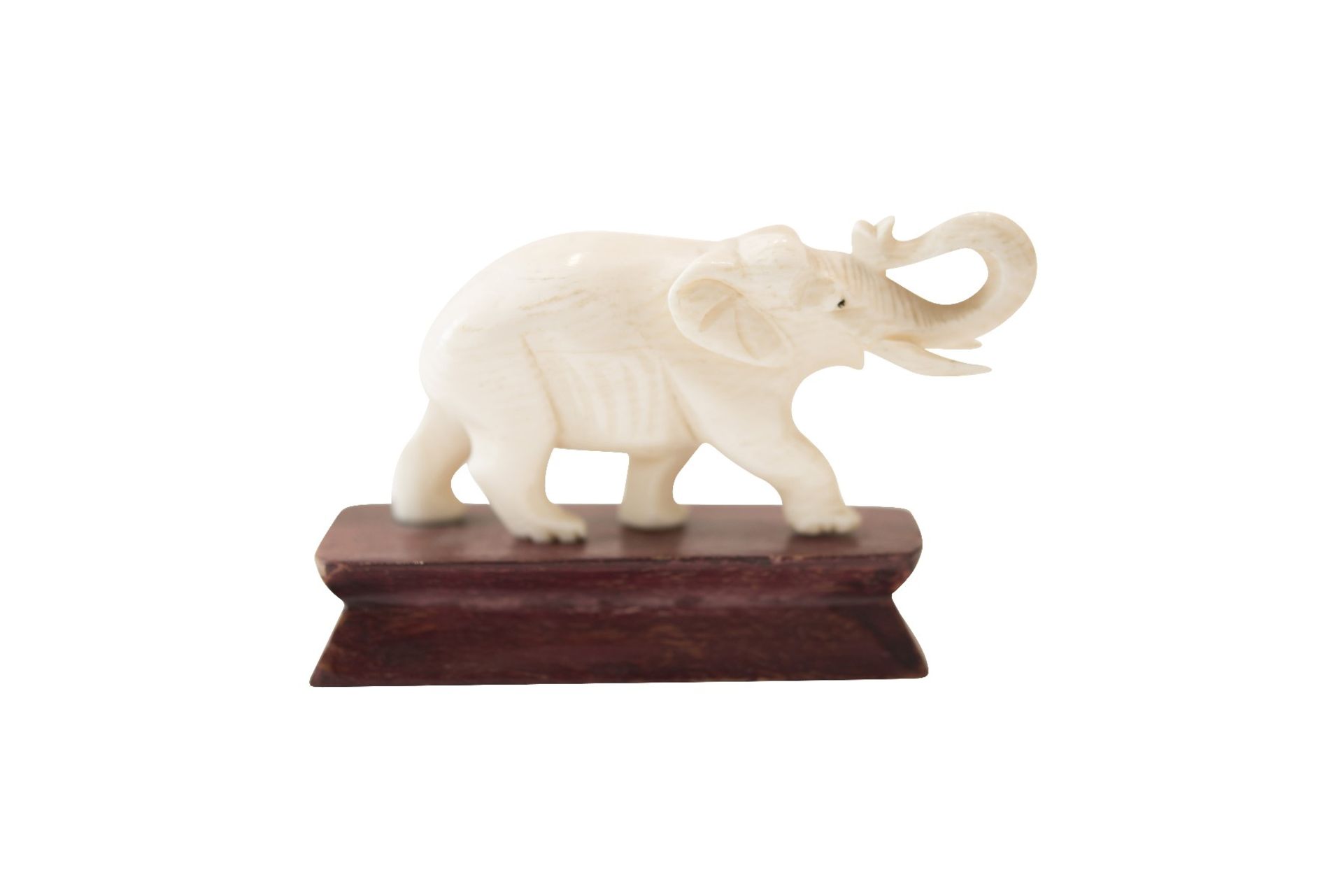Small elephant on wooden base - Image 6 of 6