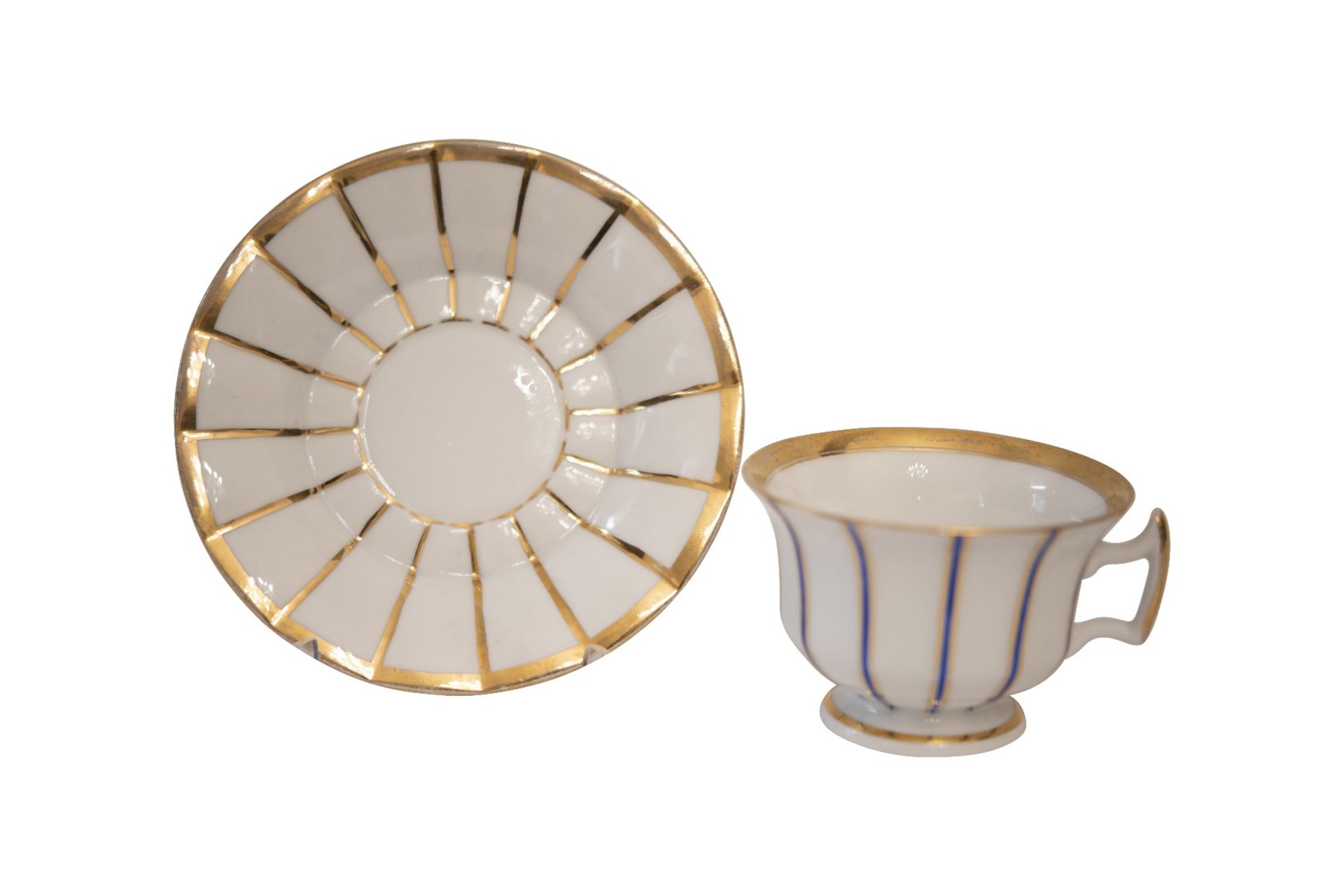 Porcelain collection cups - Image 3 of 7