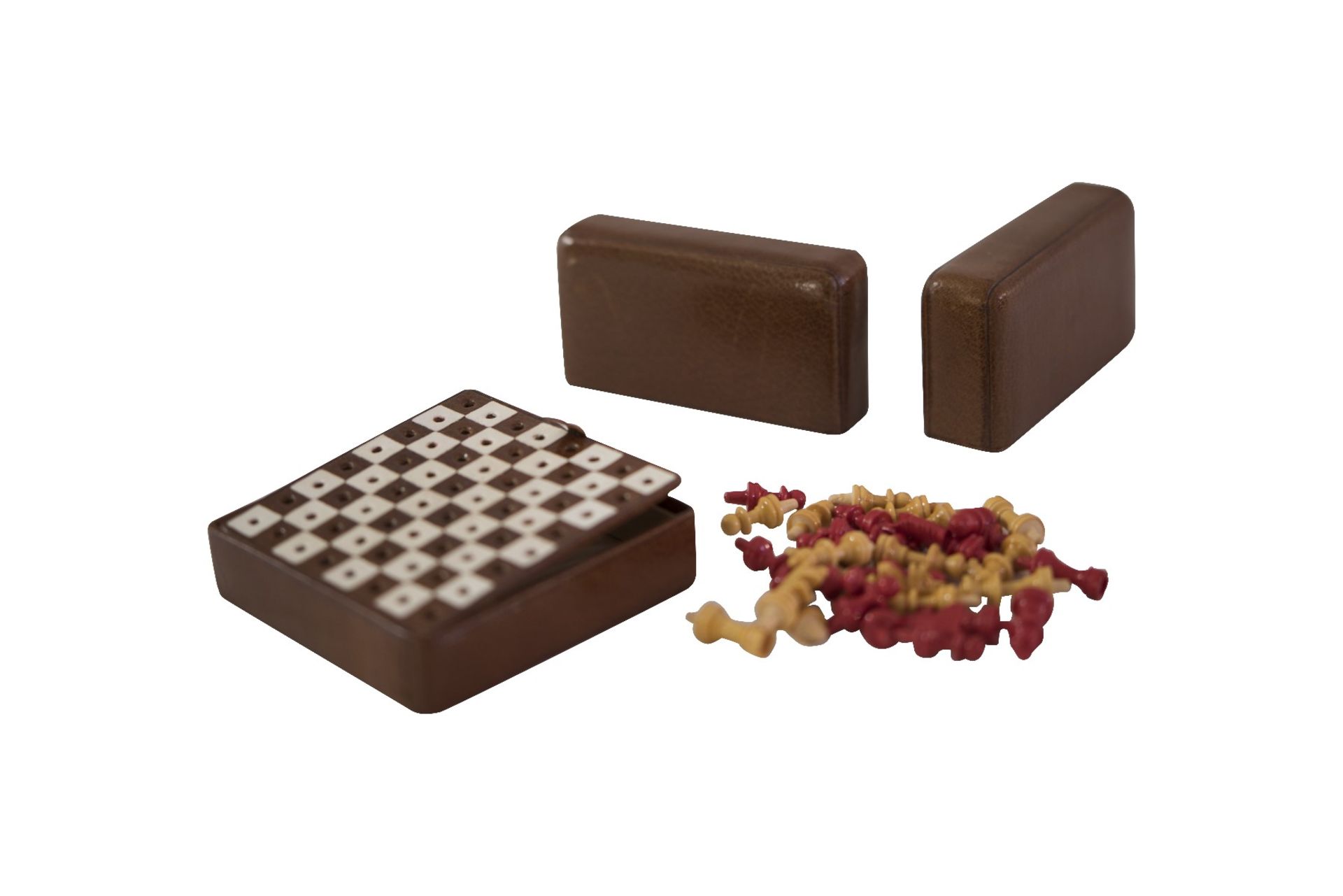 Travel chess set in noble leather case brown - Image 4 of 7