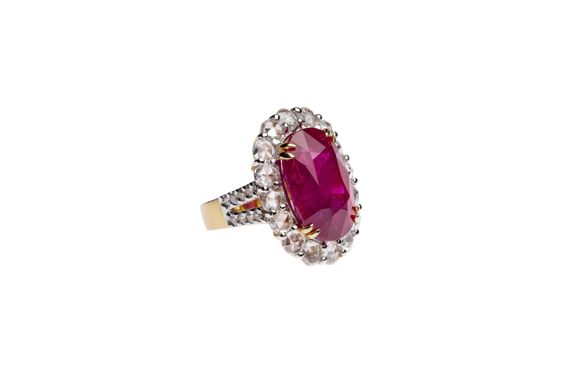 Cocktail ring with diamond and oval-cur ruby - Image 3 of 5
