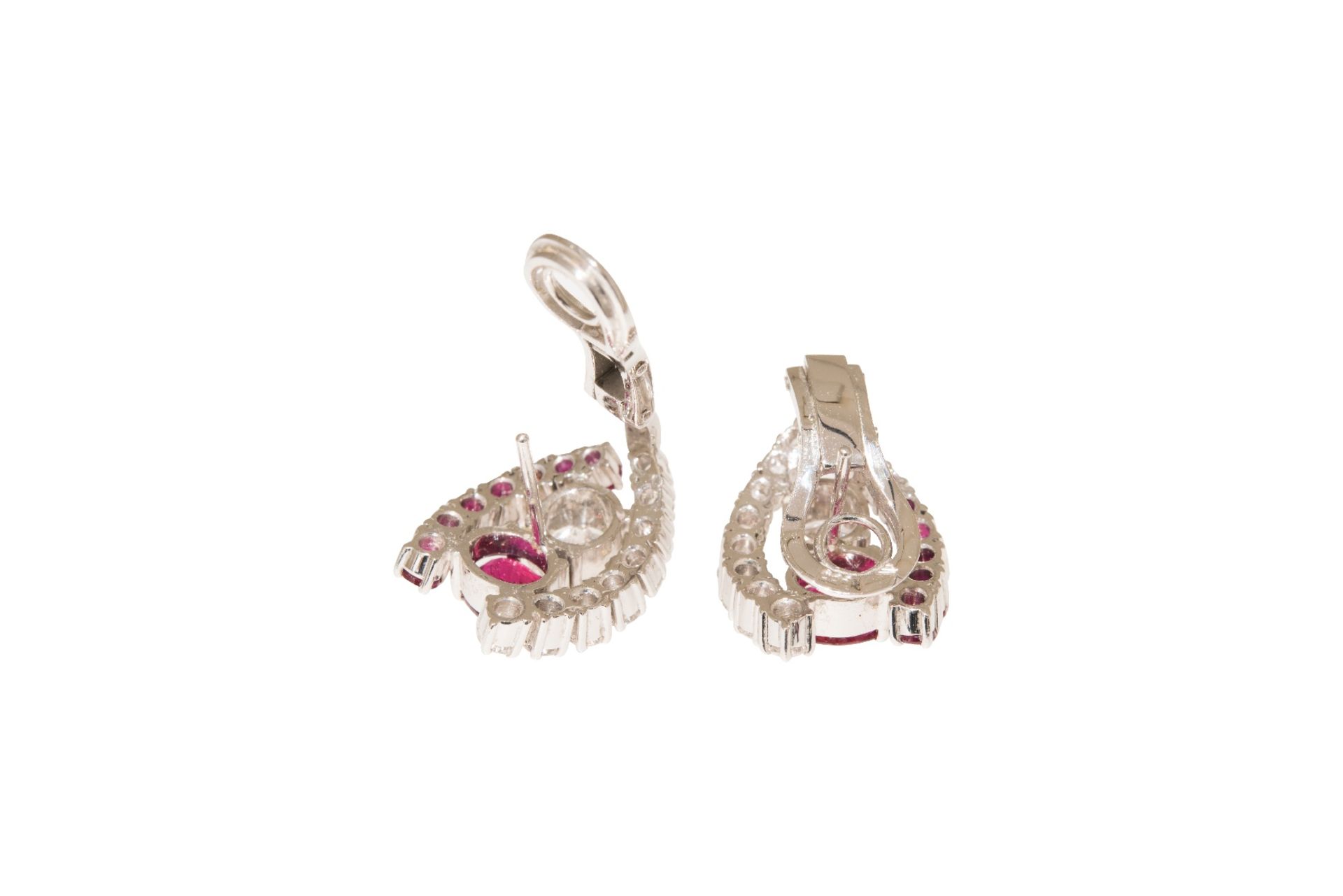 Earring with brilliant diamonds - Image 2 of 4