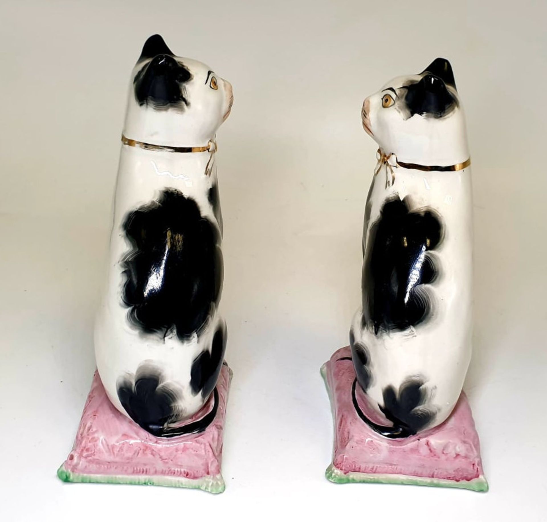 Victorian Staffordshire | Cat Bookends - Image 3 of 4