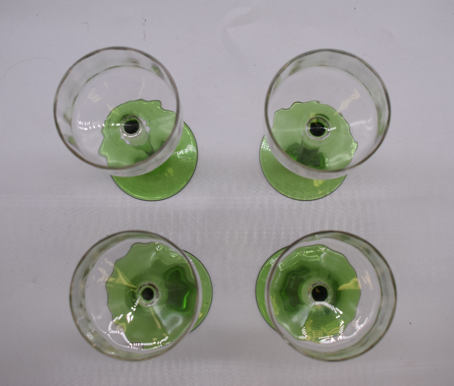 4x Green Stem | Clear Glass - Image 4 of 5
