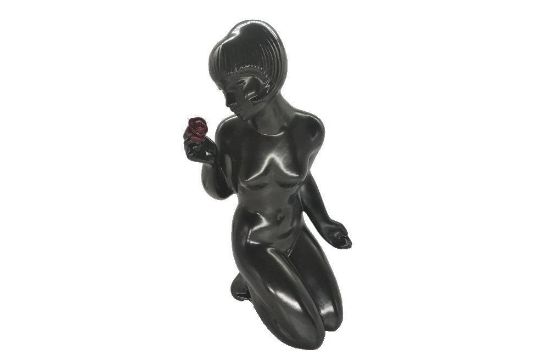 Nude with Rose | Znojmo Ceramics