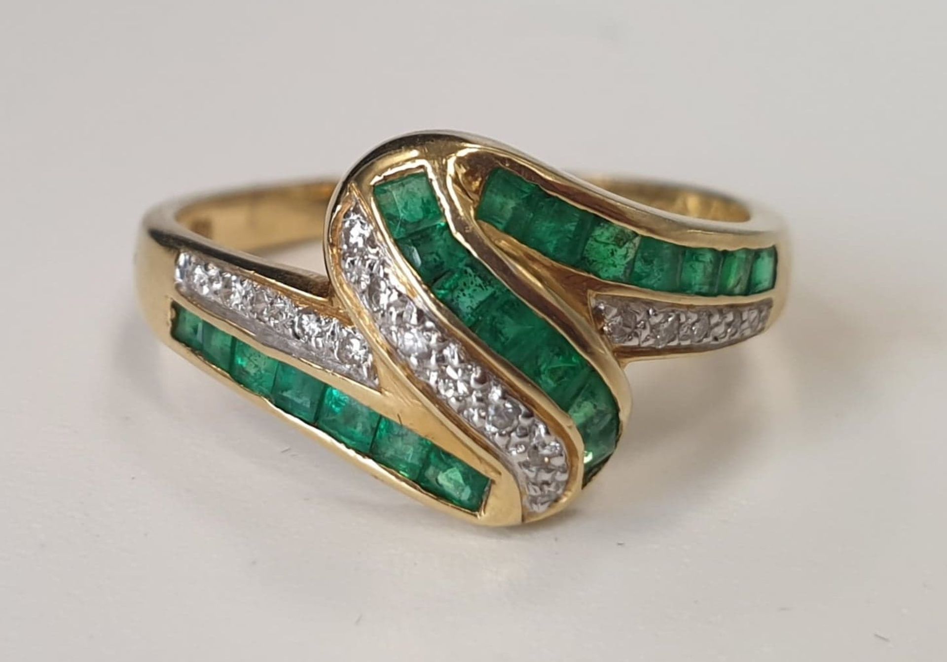 Ring | 750 | 18K Gold | Emerald Diamond