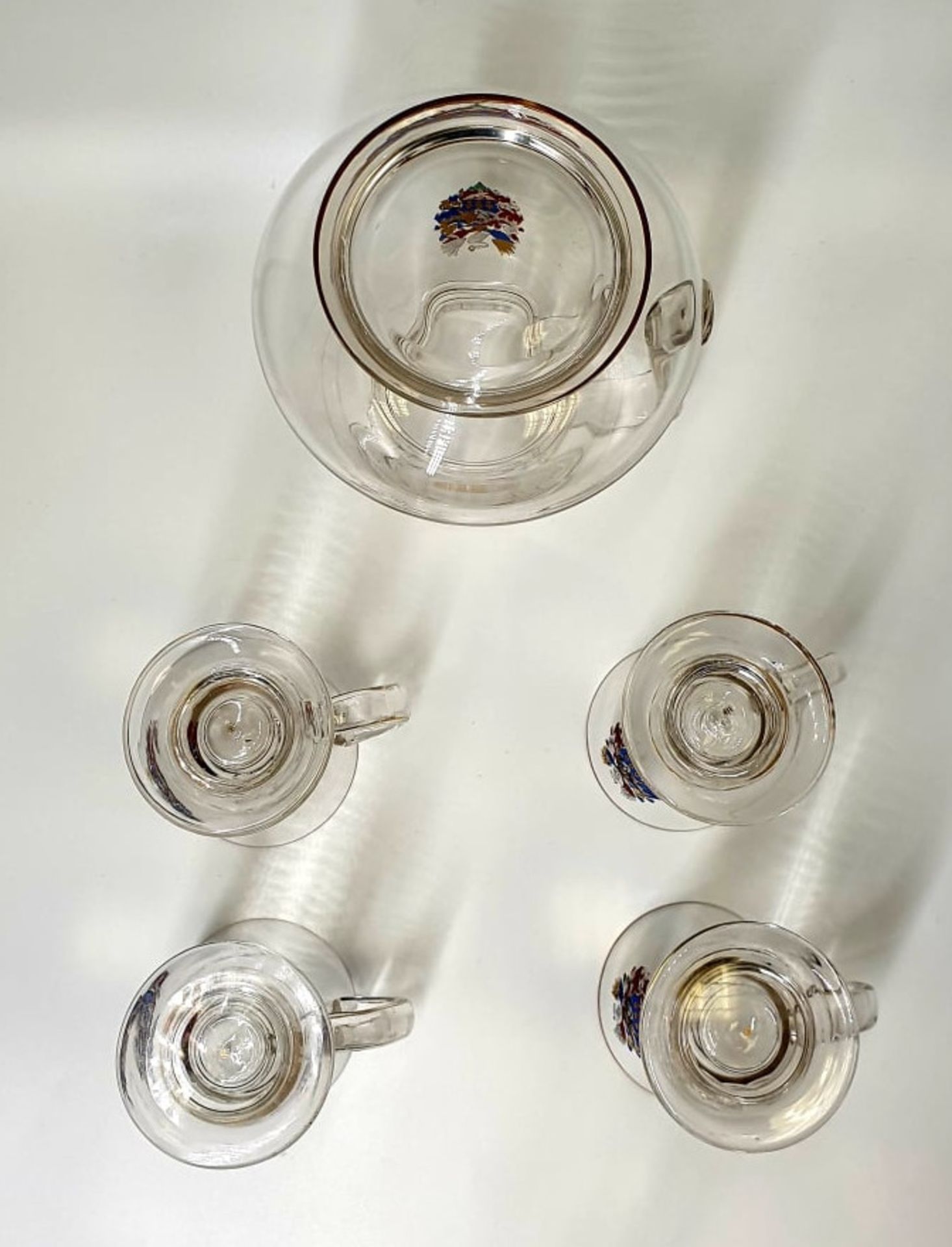 Late 19th century 5 piece set, Lobmeyr, Austria. A caraffe and 4 glasses with handles, each piece - Bild 2 aus 8