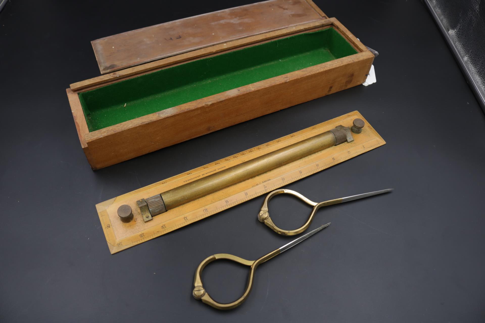 WH Harding Ltd Boxwood Brass Parallel Rule, C1930 & 2x calipes in original box. - Image 3 of 8