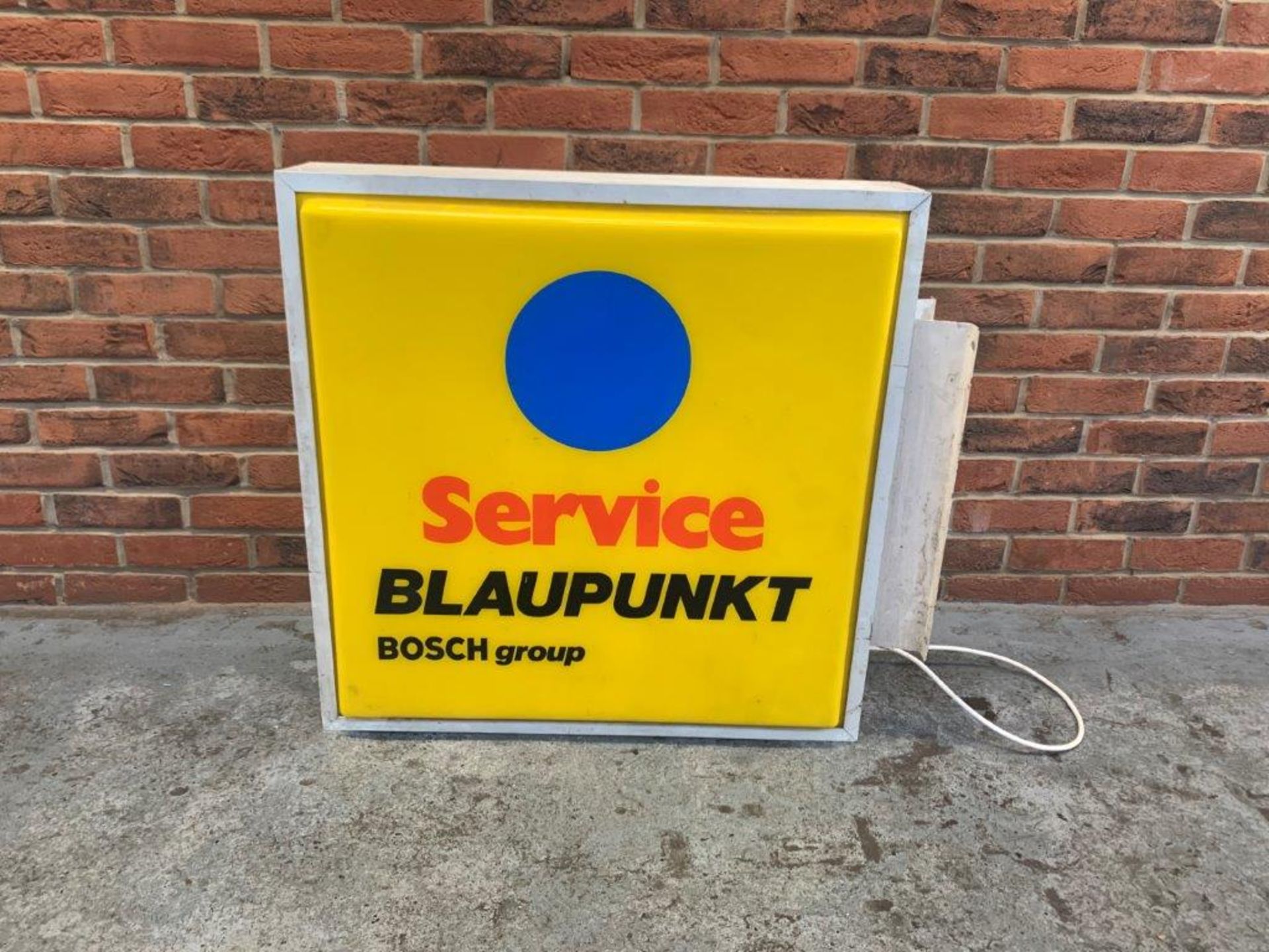 Blaupunkt Service, Double Sided Illuminated Sign - Image 3 of 3