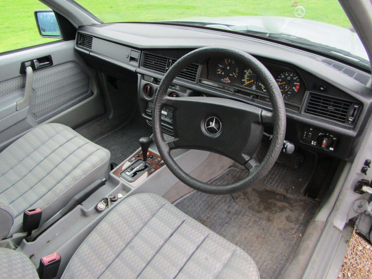 1990 Mercedes 190E Auto - Image 11 of 20