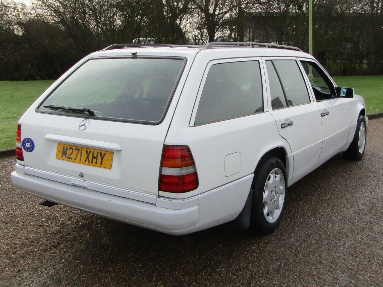 1994 Mercedes W124 E300 D Estate Auto - Image 2 of 16