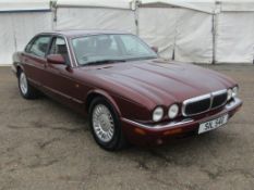 1998 Jaguar XJ8 Auto