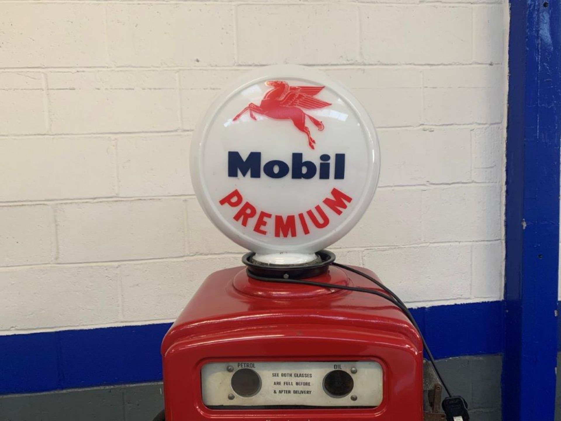 Beckmeter Mobiloil Shot Delivery Petrol Pump - Image 4 of 7