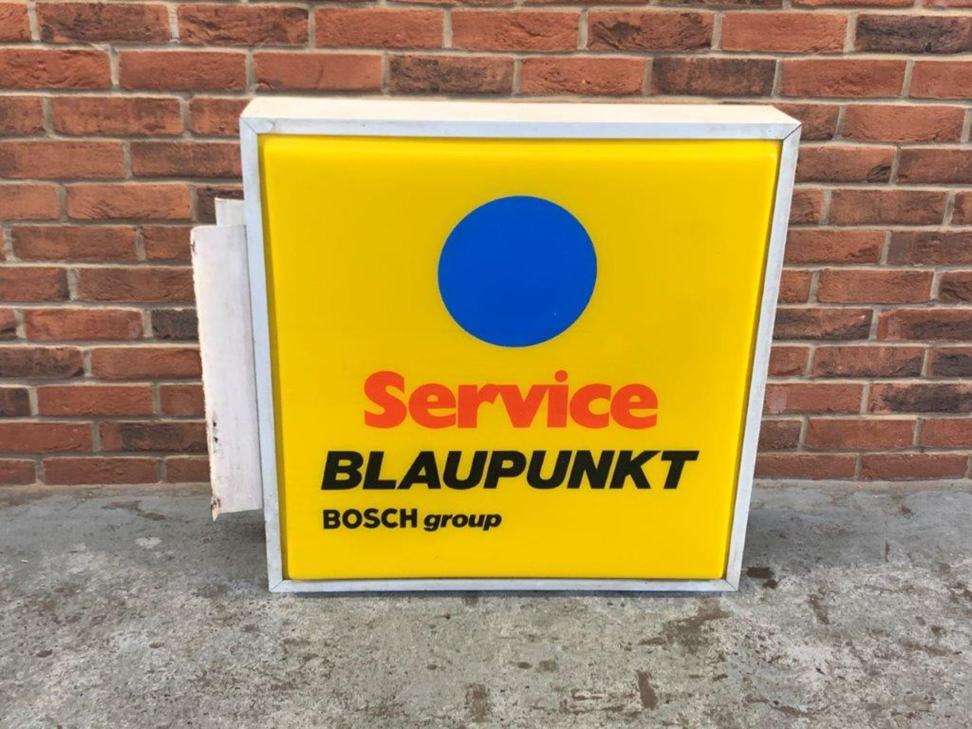 Blaupunkt Service, Double Sided Illuminated Sign