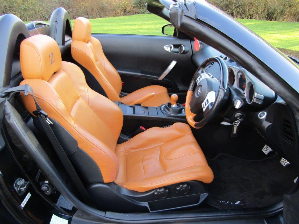 2005 Nissan 350Z Convertible 54,994 miles from new - Image 9 of 20