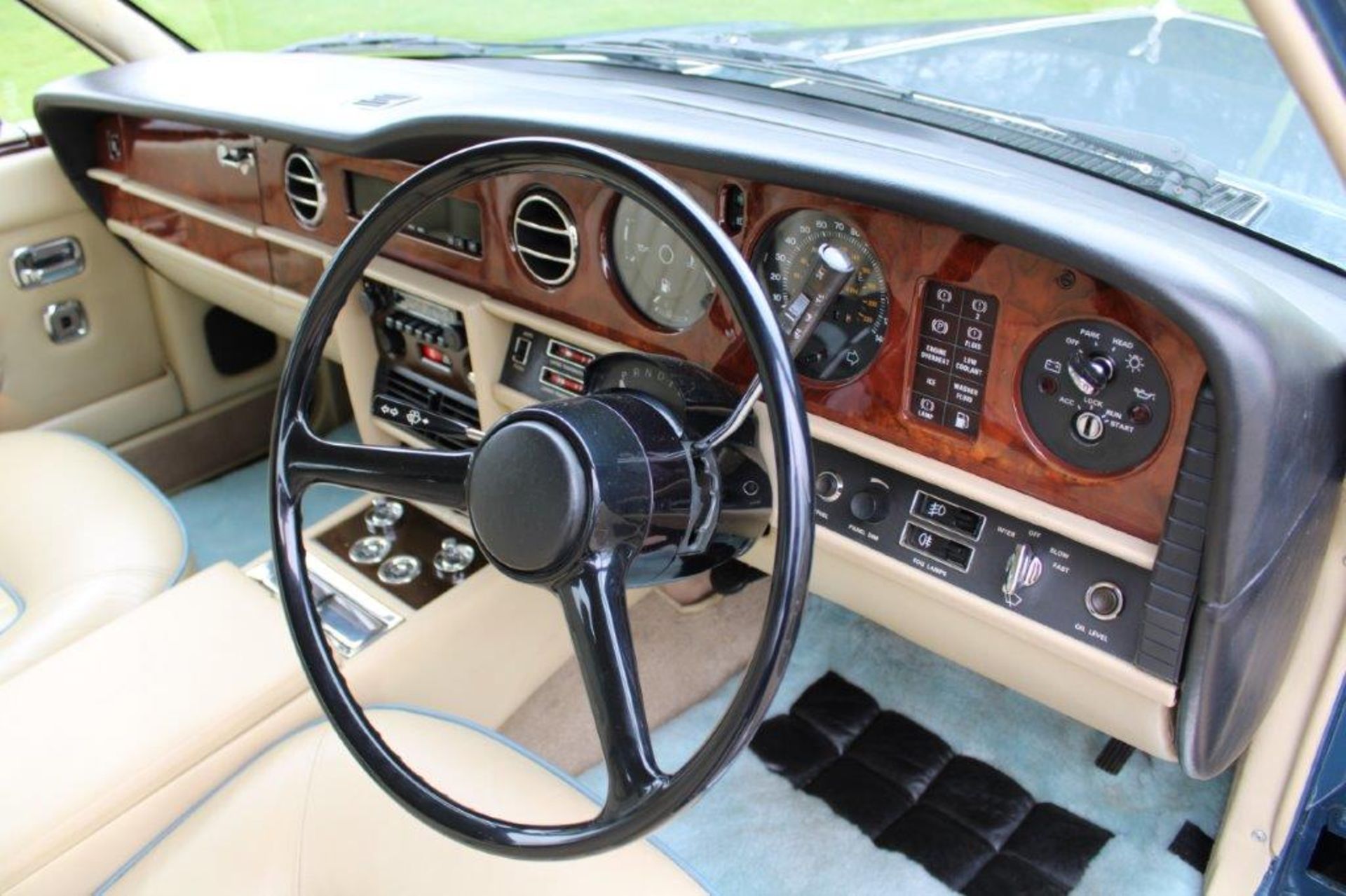 1982 Rolls Royce Silver Spirit 14,666 miles from new - Image 15 of 21