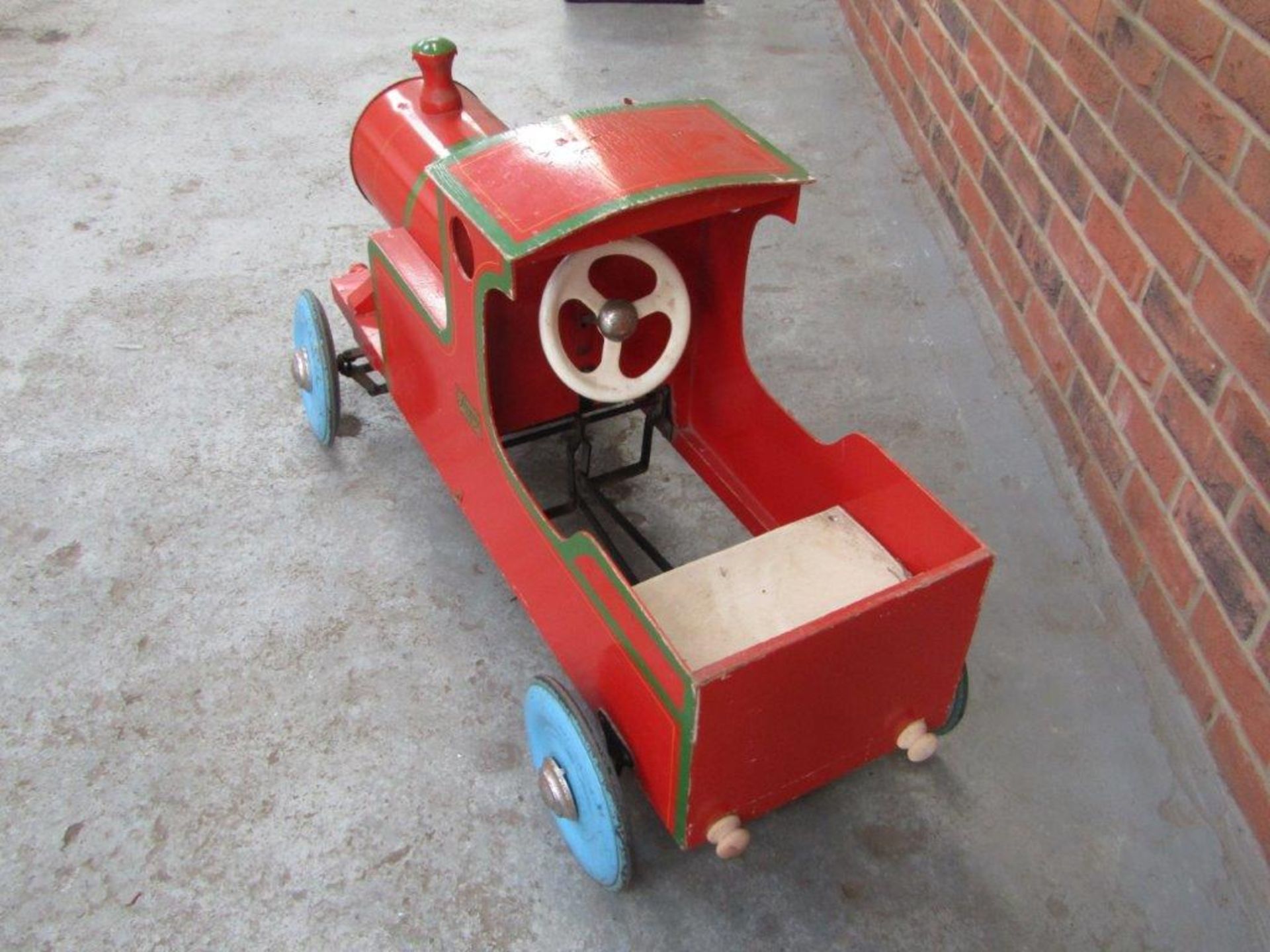 Childs 'Leeway' Pedal Train - Image 3 of 3