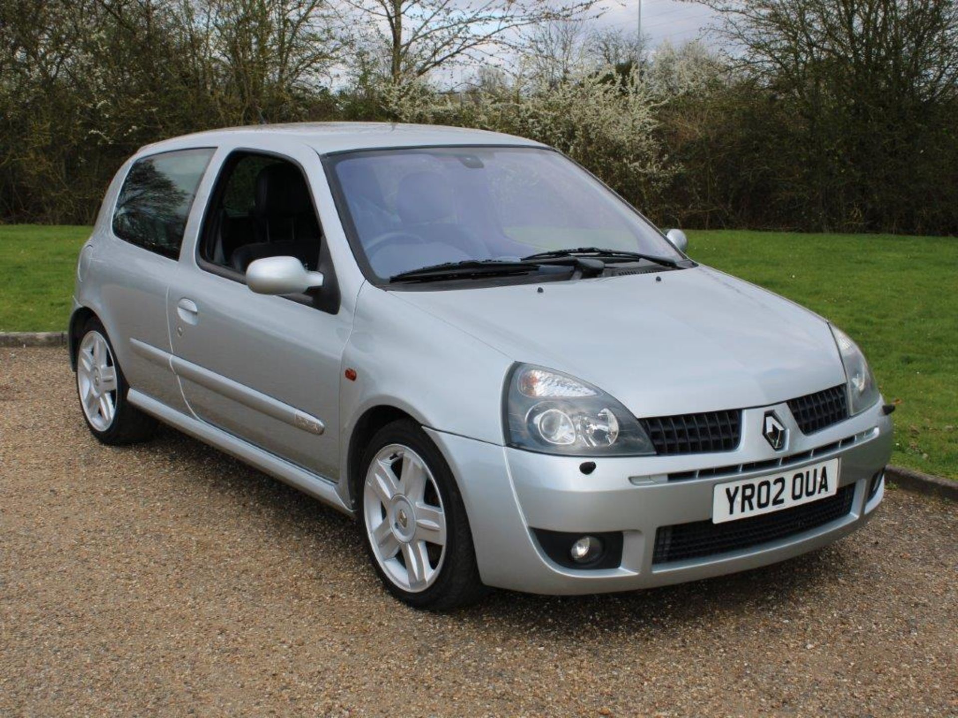 2002 Renault Clio 2.0 Sport 172 15,050 miles from new