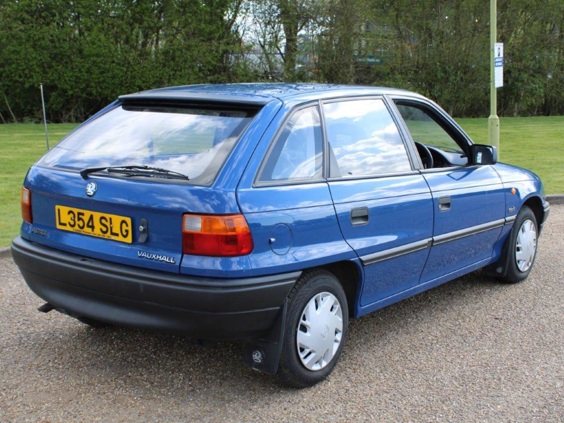 1994 Vauxhall Astra Merit 1.4i 17,516 miles from new - Image 8 of 26