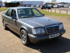 1995 Mercedes E220 Auto