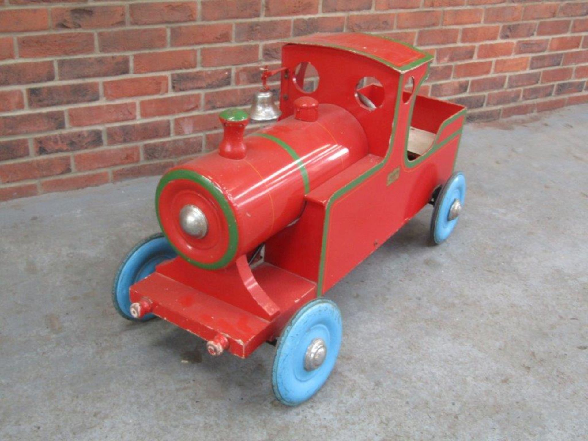 Childs 'Leeway' Pedal Train - Image 2 of 3