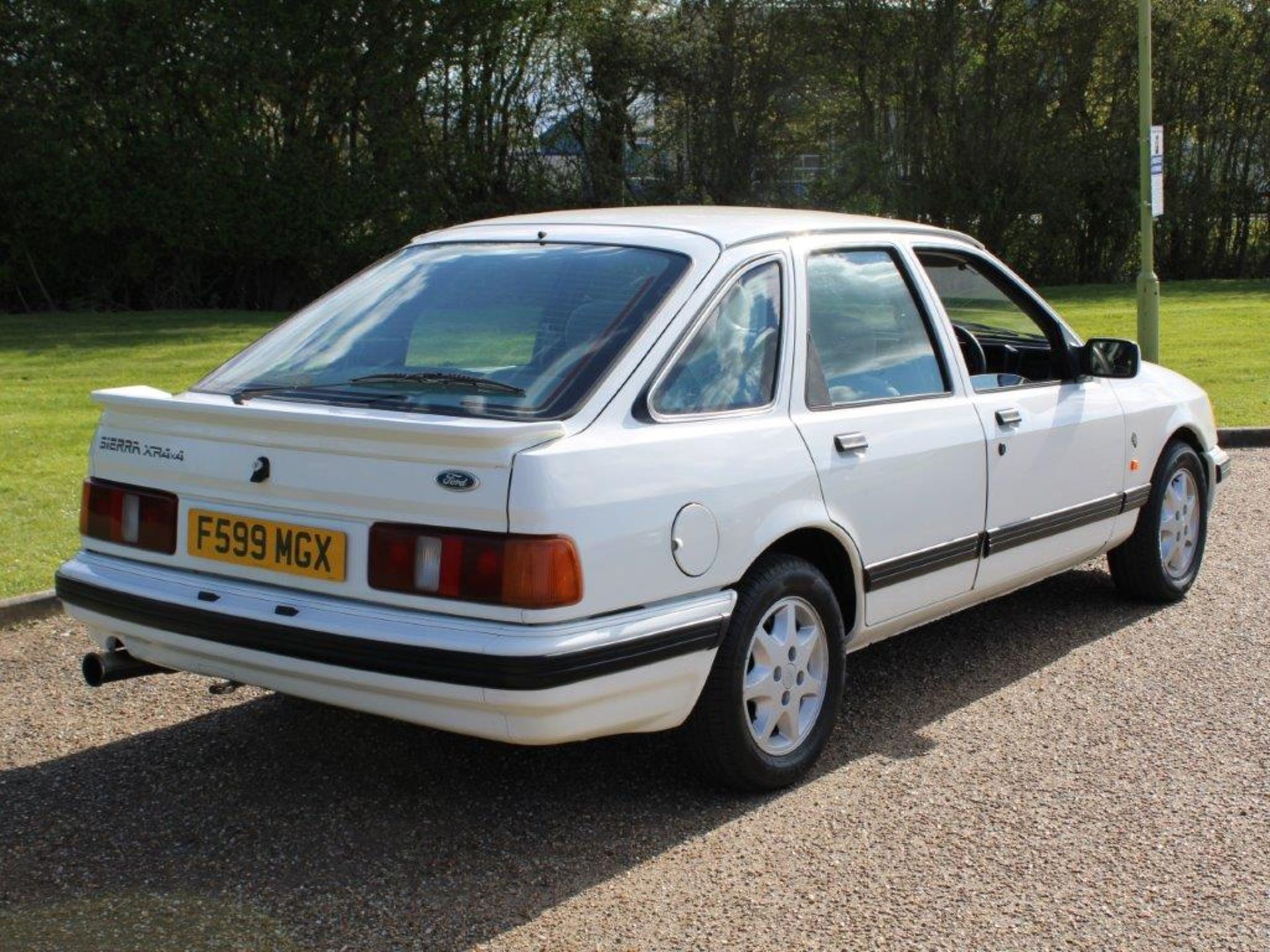 1989 Ford Sierra XR 4x4 i - Image 7 of 25