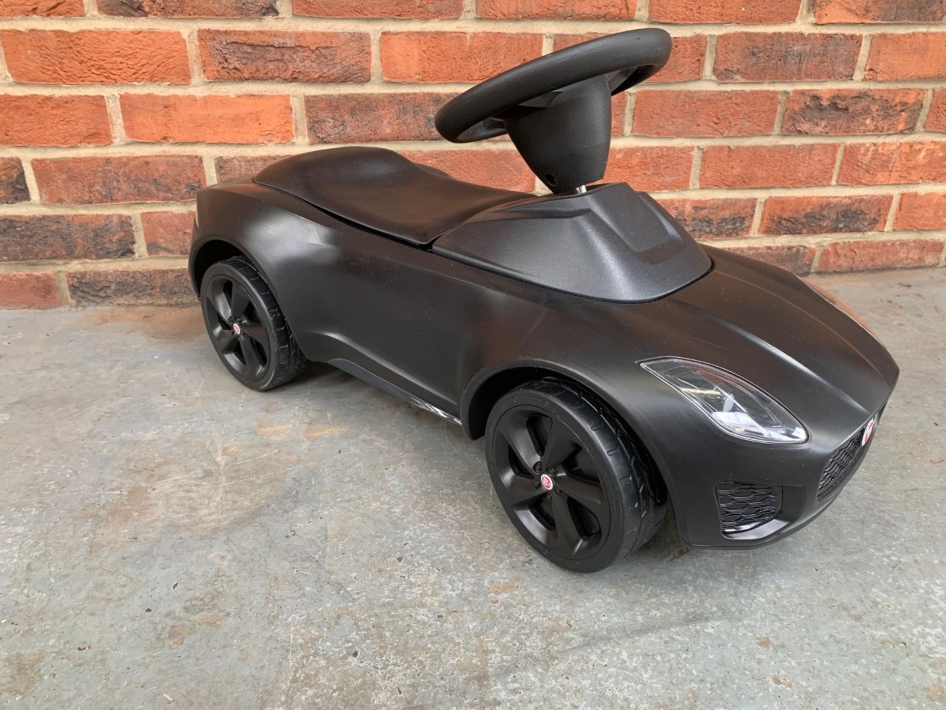 Jaguar F-Type Childs Ride On Car - Image 3 of 4