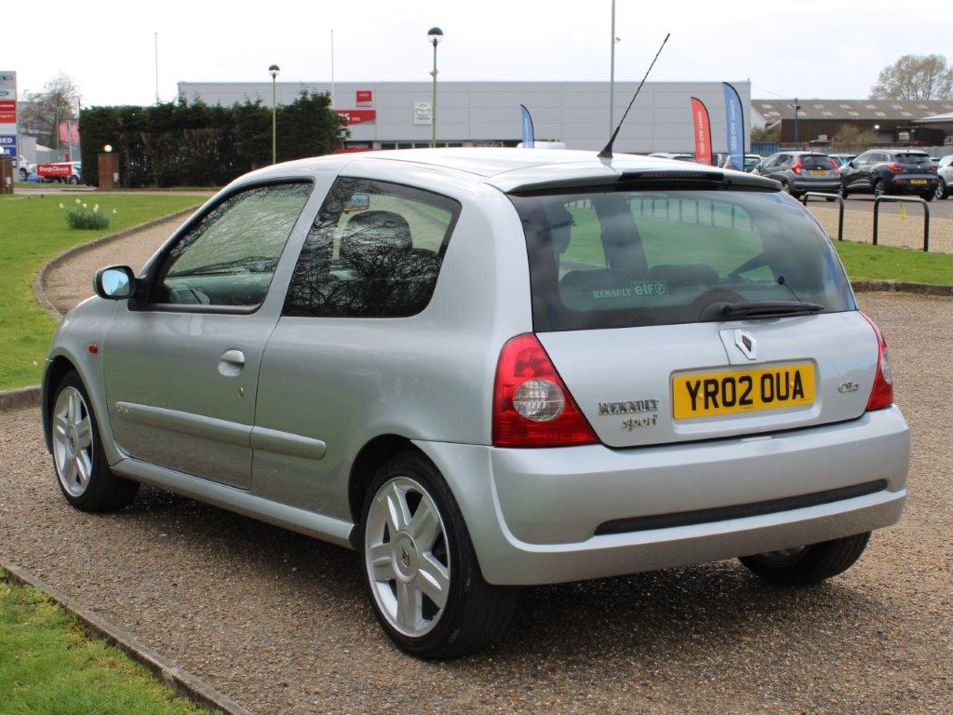 2002 Renault Clio 2.0 Sport 172 15,050 miles from new - Image 4 of 14