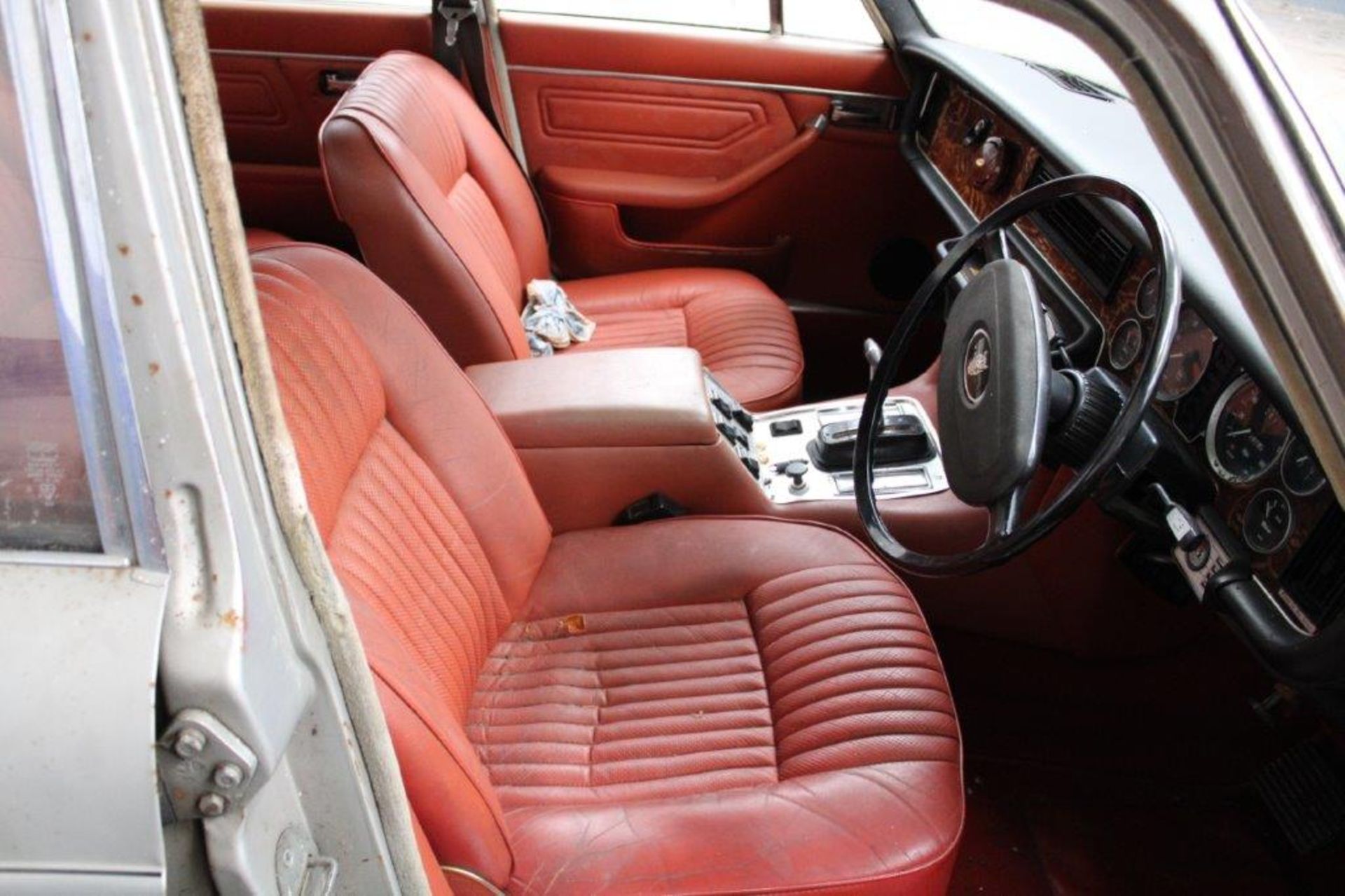 1974 Jaguar XJ6 4.2 Auto Series II - Image 17 of 35