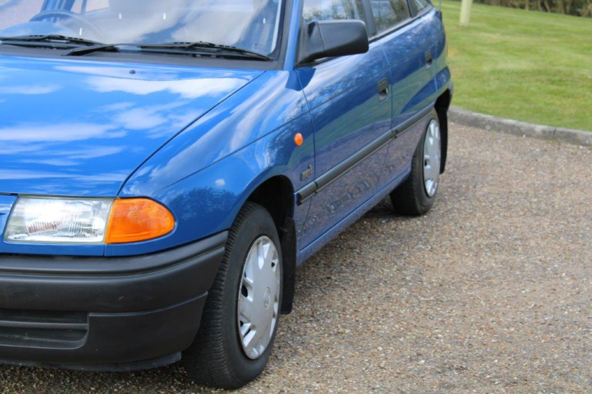 1994 Vauxhall Astra Merit 1.4i 17,516 miles from new - Image 3 of 26