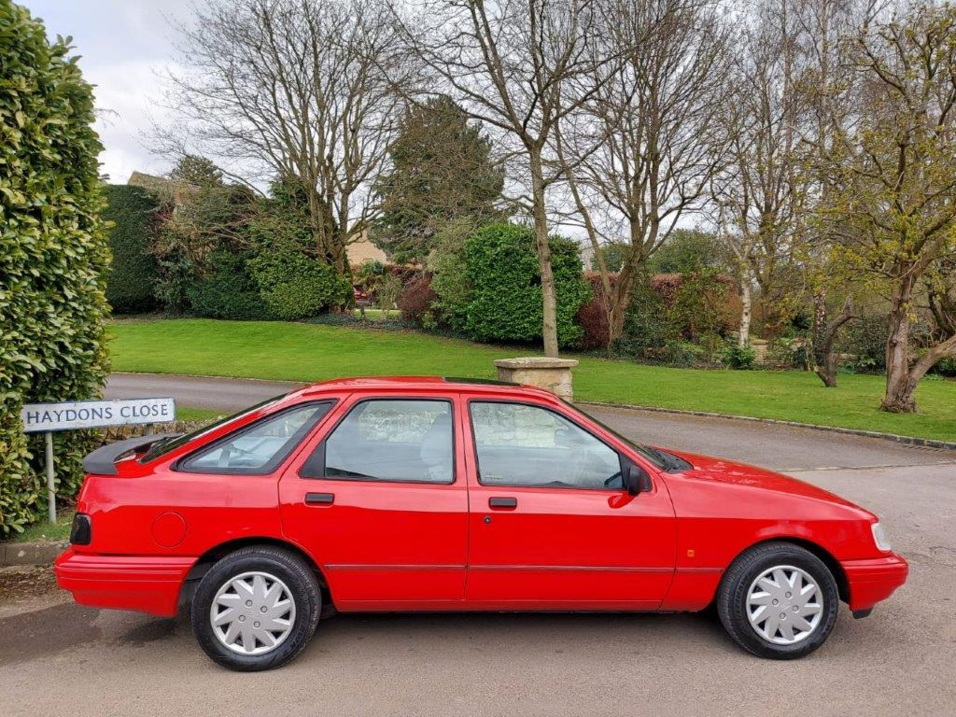 1993 Ford Sierra 1.8 LXi 2,780 miles from new - Image 4 of 20