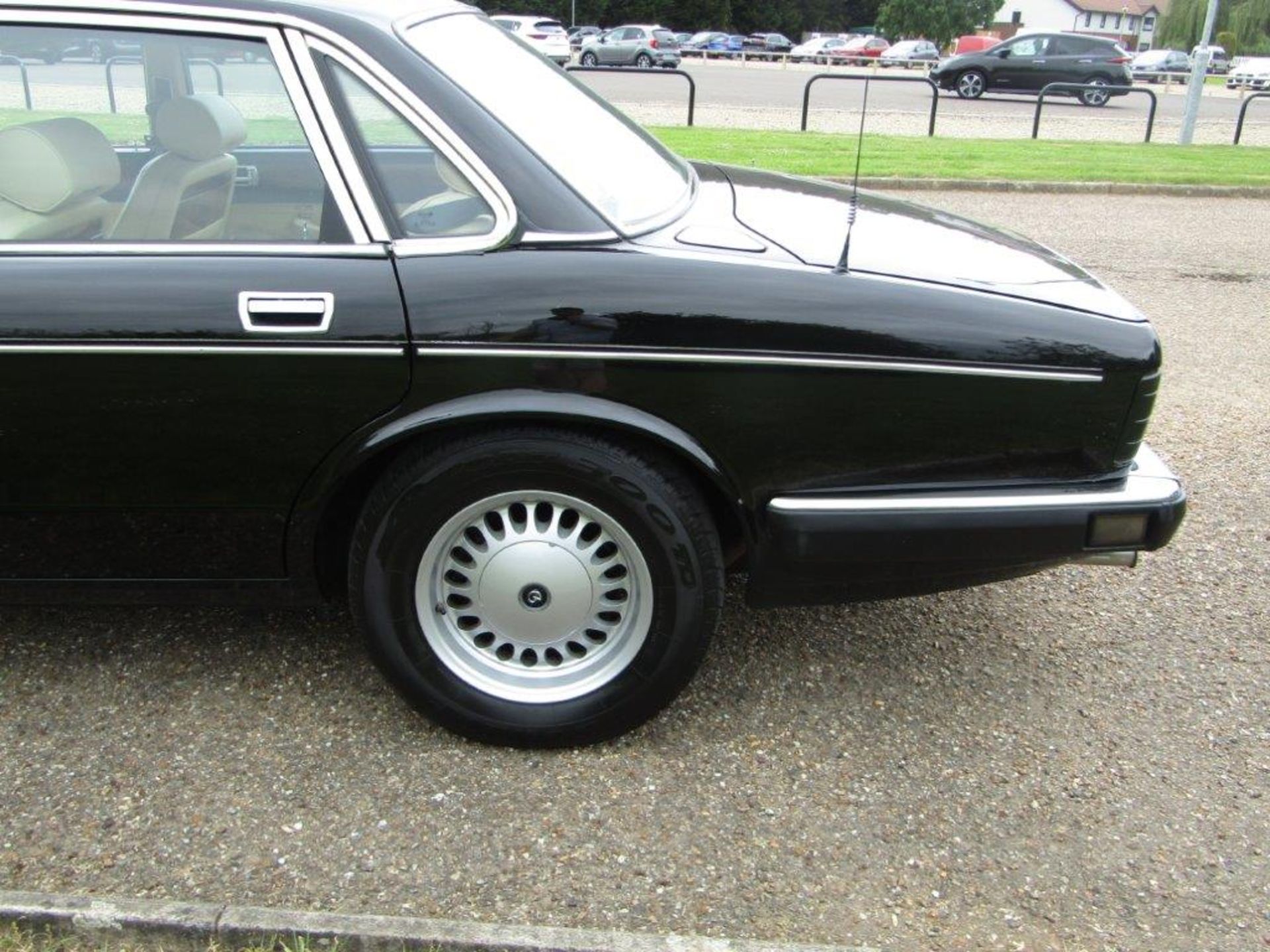 1988 Daimler 3.6 Auto 31,994 miles from new - Image 9 of 24