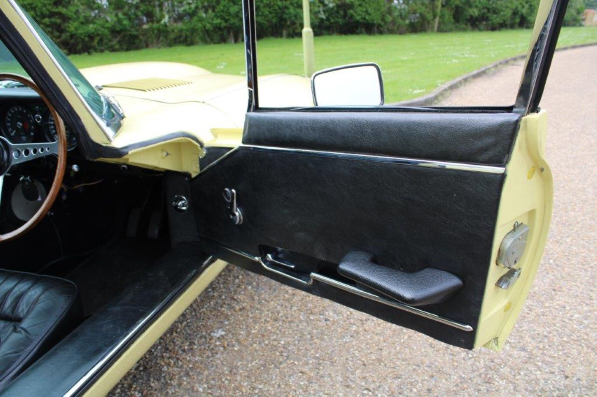 1970 Jaguar E-Type 4.2 Series II Coupe - Image 18 of 34