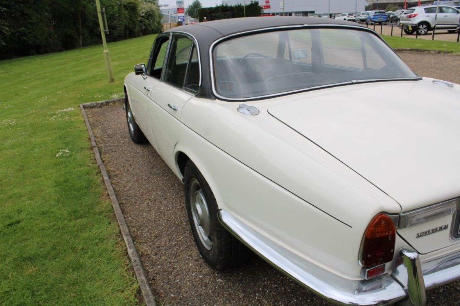 1973 Daimler Sovereign 4.2 Auto - Image 10 of 29