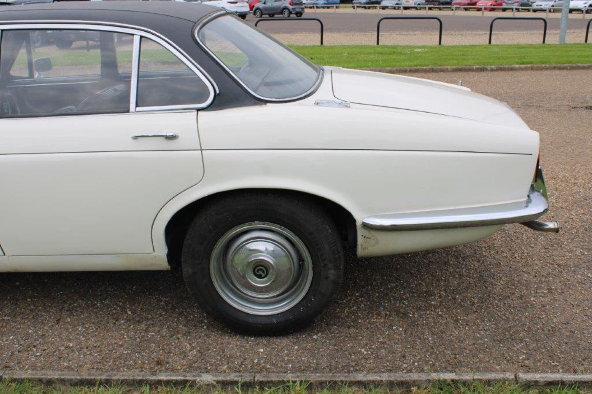 1973 Daimler Sovereign 4.2 Auto - Image 11 of 29