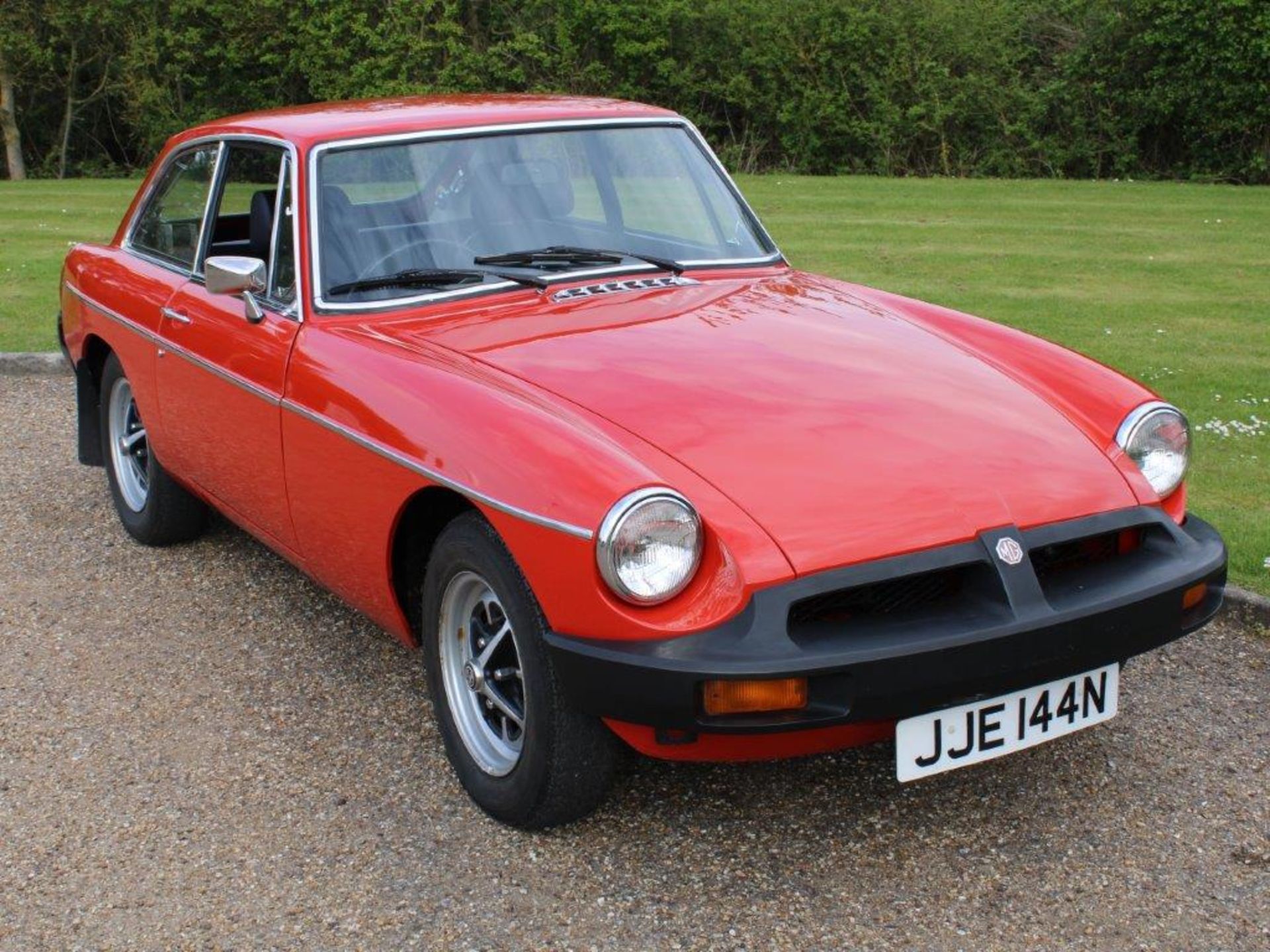 1975 MG B GT