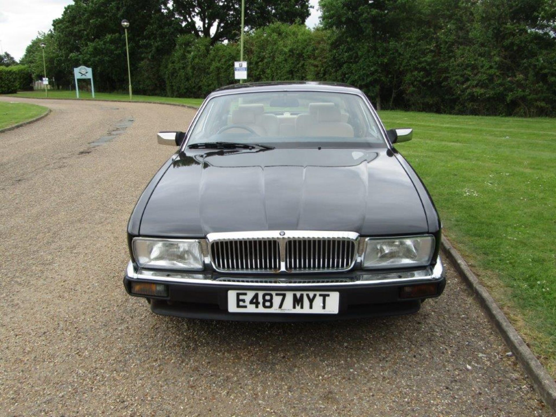 1988 Daimler 3.6 Auto 31,994 miles from new - Image 2 of 24