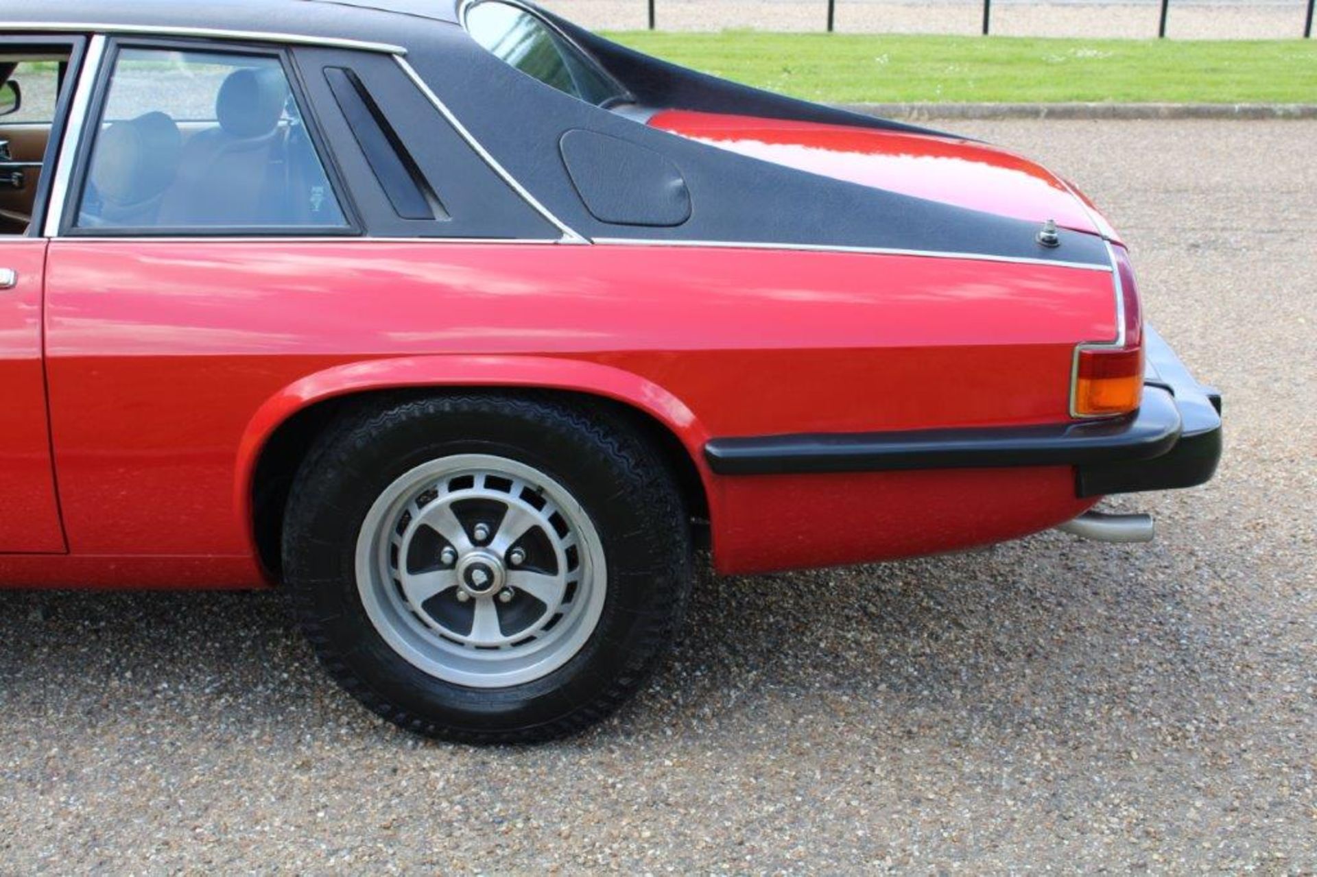 1976 Jaguar XJ-S 5.3 V12 Coupe Auto 29,030 miles from new - Image 9 of 28