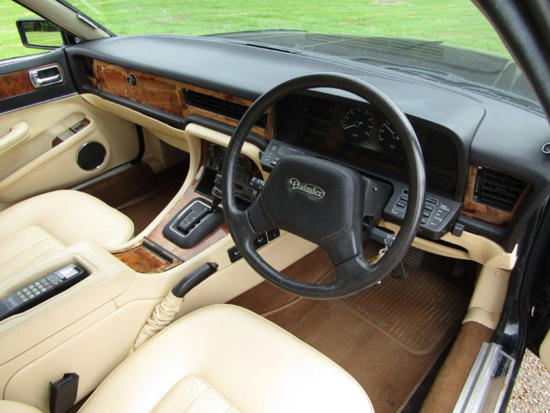 1988 Daimler 3.6 Auto 31,994 miles from new - Image 12 of 24
