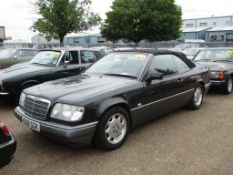 1994 Mercedes W124 E220Convertible Auto LHD